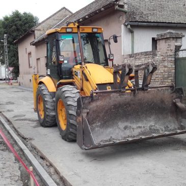 Реконструкција коловоза и пешачке стазе у Шеноиној улици