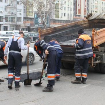 Санација оштећења топлим асфалтом на линијама Градског превоза