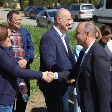 Градоначелник Ђурић и директор „Пута“ Радојичић обишли радове на асфалтирању у Руменки